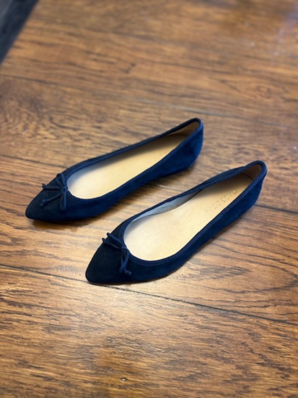Women's New Talbots Loafer Flat Shoe, Black, Size 7, Slip on, Leather, w/bow
